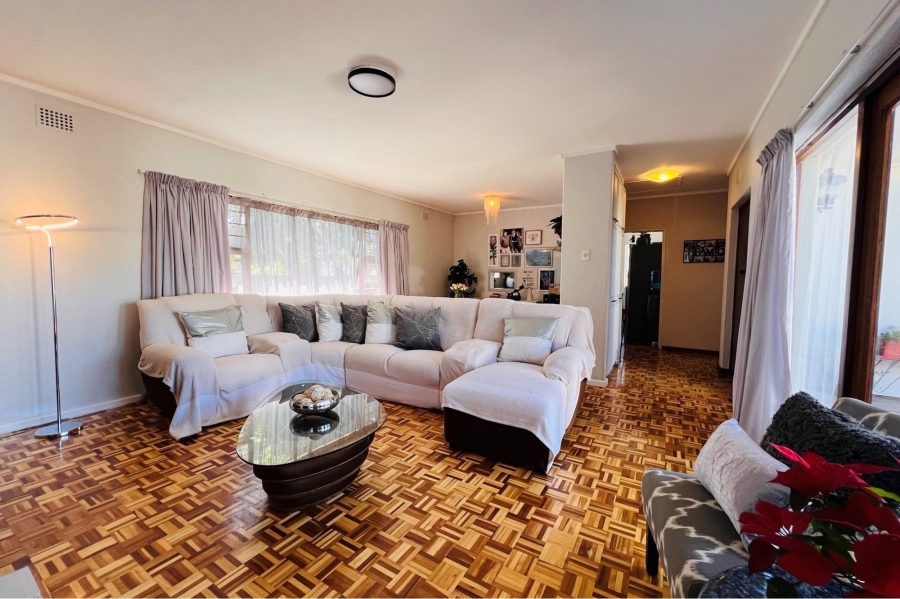 To Let 4 Bedroom Property for Rent in Goodwood Estate Western Cape
